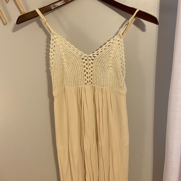 Cream and crochet maxi - Picture 3 of 5